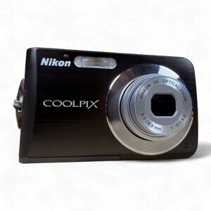 Nikon Coolpix S210 8MP Digital Camera Bundle Black w/ Charger + Battery